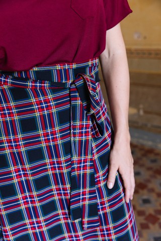 Falda maxi larga cruzada negra a cuadros rojos-Ropa mujer SusiSweetdress