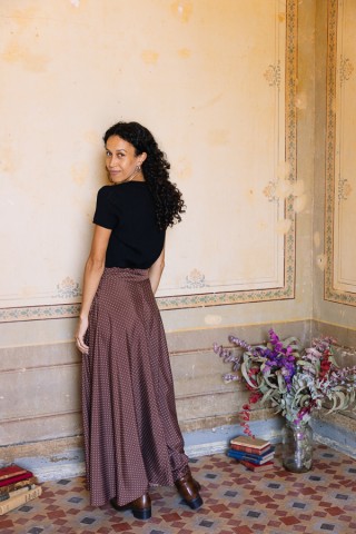 Falda maxi larga cruzada marrón con puntitos blancos-Ropa mujer SusiSweetdress