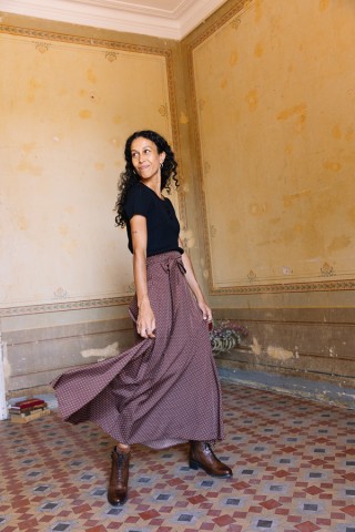 Falda maxi larga cruzada marrón con puntitos blancos-Ropa mujer SusiSweetdress
