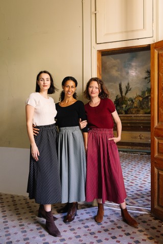 Falda maxi larga roja con líneas blancas con bolsillos- Ropa mujer SusiSweetdress