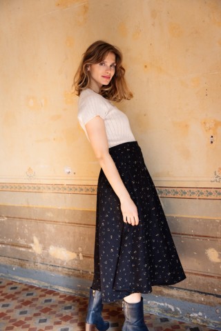 Falda larga de pana negra con flores amarillas pastel con botones- Ropa mujer SusiSweetdress