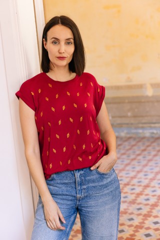Camiseta SusiSweetdress granate hojas doradas- Ropa mujer SusiSweetdress