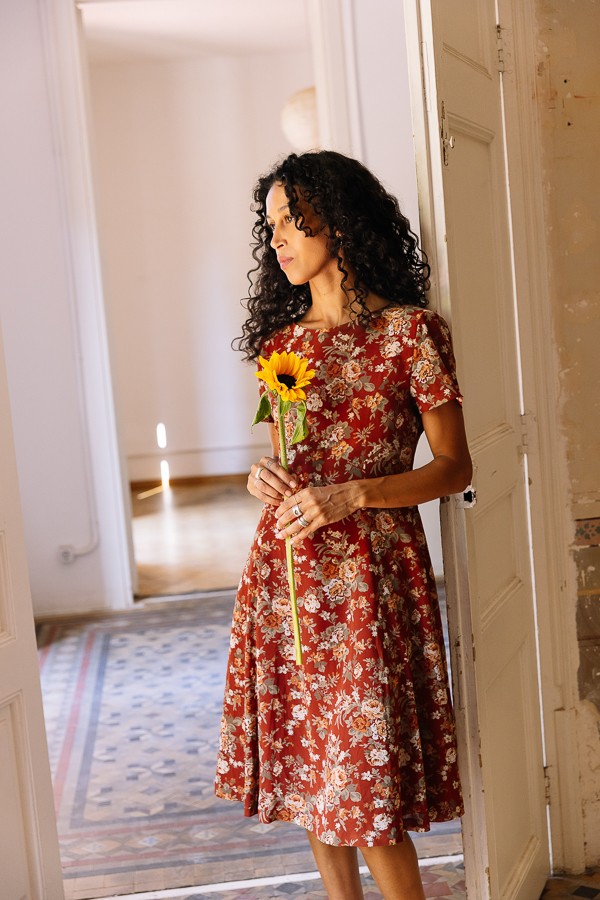 Vestido vintage marrón con flores beis - Ropa mujer vintage SusiSweetdress