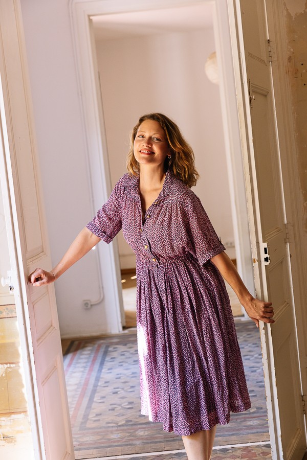 Vestido vintage azul marino con flores lilas - Ropa mujer vintage SusiSweetdress