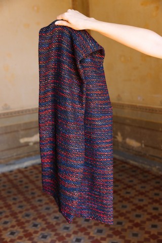 Bufanda azul marino con hilo rojo y azul- Complementos SusiSweetdress