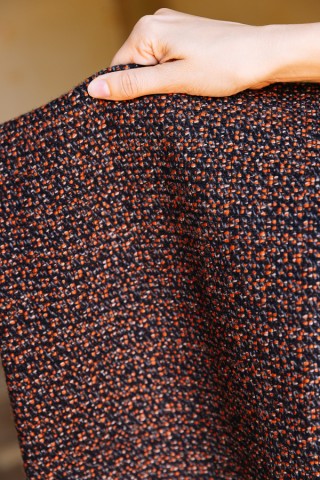 Bufanda negra con hilo naranja y beis- Complementos SusiSweetdress