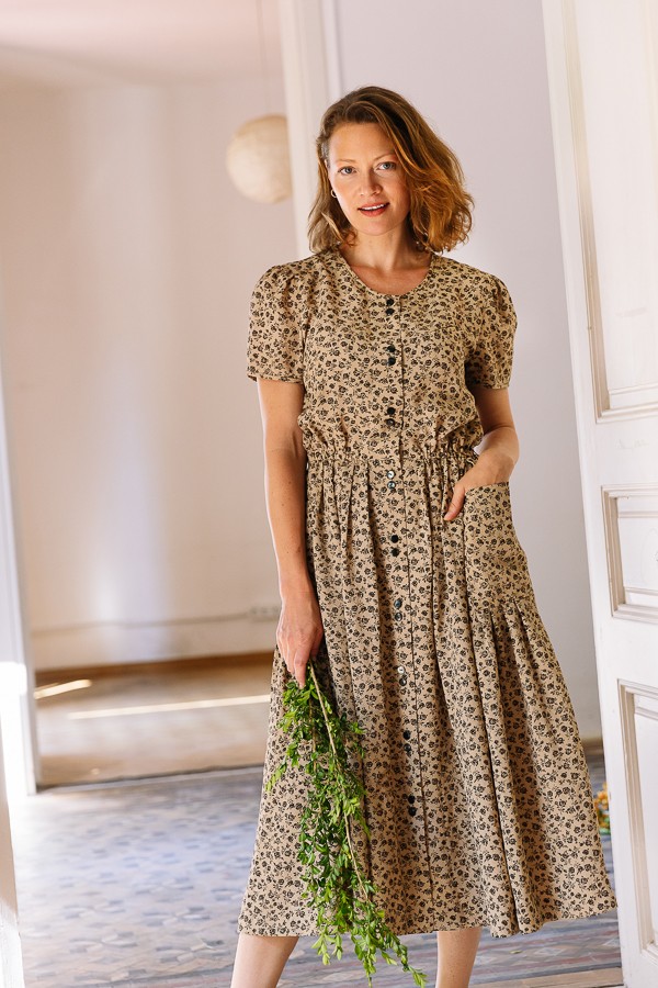 Vestido vintage marrón claro con florecitas marrones - Ropa mujer vintage SusiSweetdress