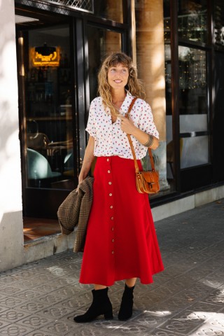 Camisa vintage blanca con hojas azules y rojas- Ropa mujer SusiSweetdress