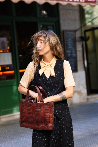 Chaleco negro de pana negra con florecitas amarillas - Ropa SusiSweetdress