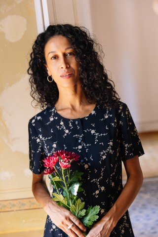 Vestido vintage negro con florecitas beis - Ropa mujer vintage SusiSweetdress