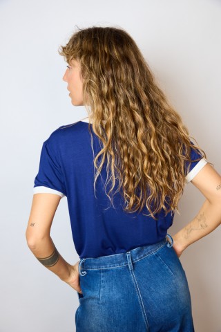 Camiseta SusiSweetdress azul con bordes blancos - Ropa mujer SusiSweetdress