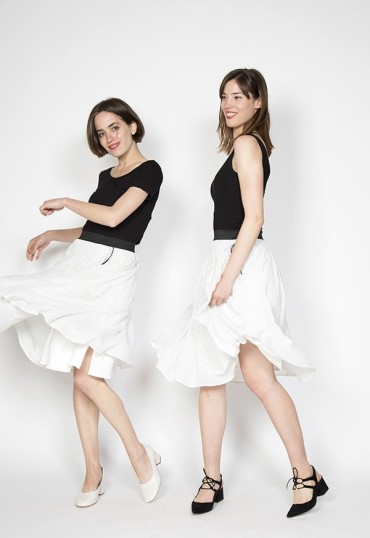 Falda midi blanca con puntitos negros